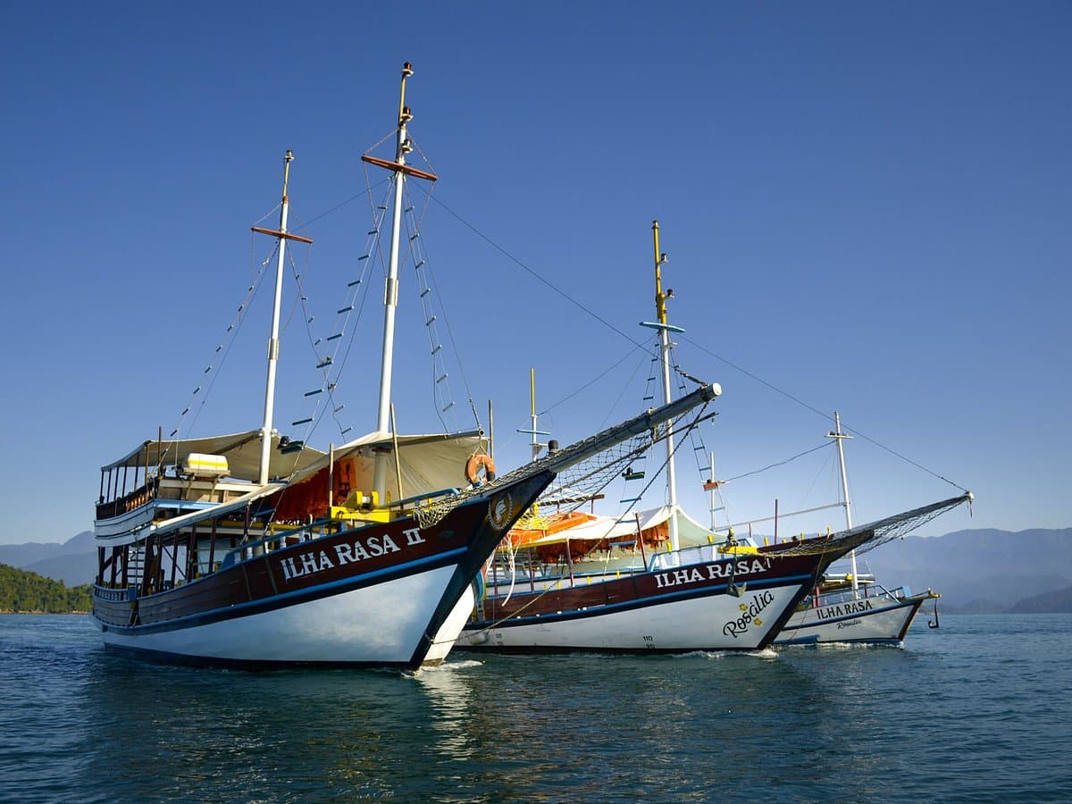 Escuna Ilha Rasa II