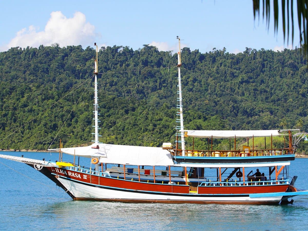 Escuna Ilha Rasa II